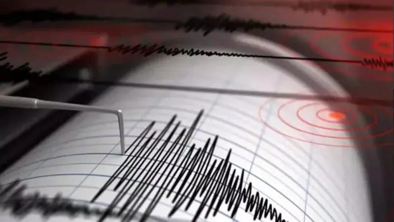 AFGANİSTANDA DEPREM EN AZ 700 ÖLÜ